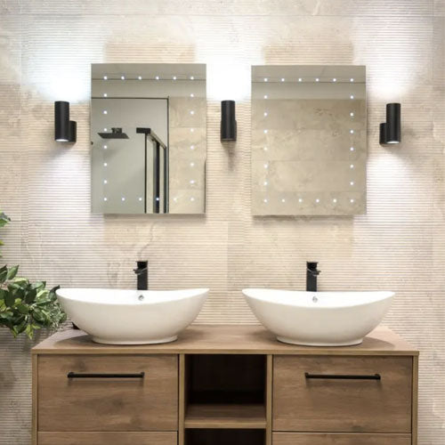 650 x 500 LED Mirror - Battery Operated 24 LED Lights