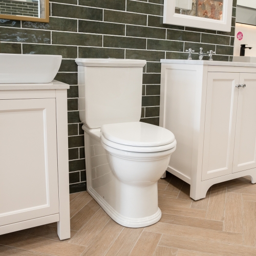 Fully Back To Wall Traditional Close Coupled Toilet & Soft Close Seat